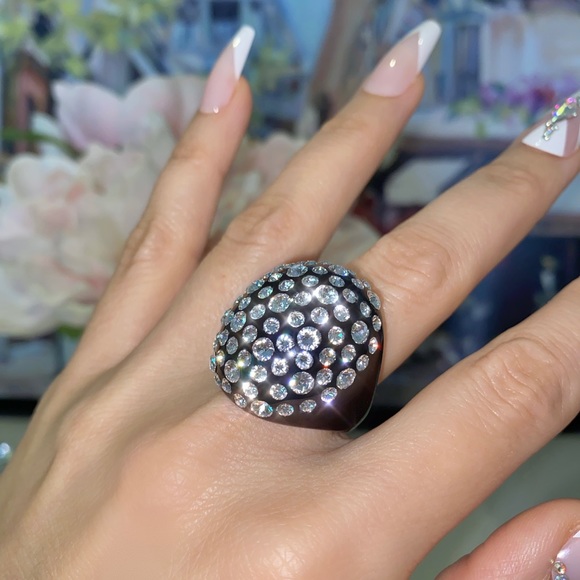 Women’s black acrylic ring embellished with genuine crystals, one of a kind - Picture 10 of 11